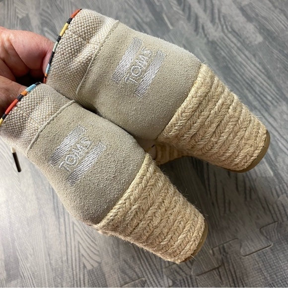 TOMS Desert Wedge Whisper Burlap Suede Espadrille Booties - Picture 13 of 15
